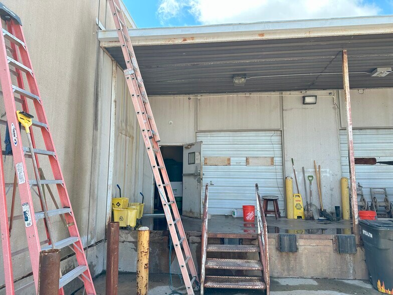 More Photos Of 6627 NW Expressway St, Oklahoma City Freestanding For Sale