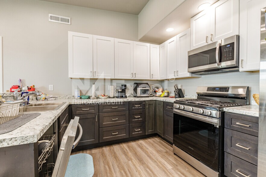 More Photos Of 293 N 2260 W, Hurricane Warehouse For Sale
