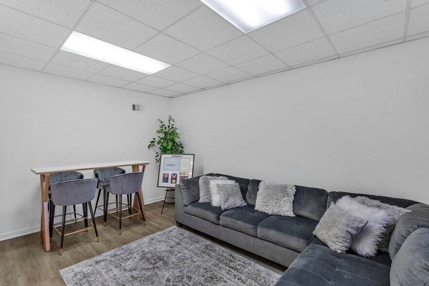 More Photos Of 7424 Washington Ave, Pittsburgh Office For Lease