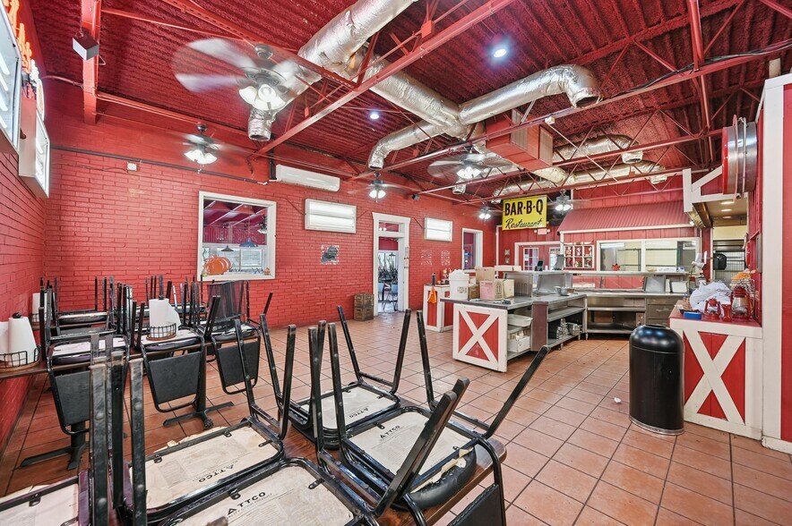 More Photos Of 565 W Bedford Euless Rd, Hurst Restaurant For Sale