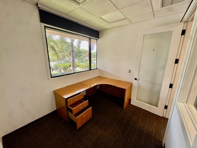 More Photos Of 1300 N Holopono St, Kihei Office For Lease