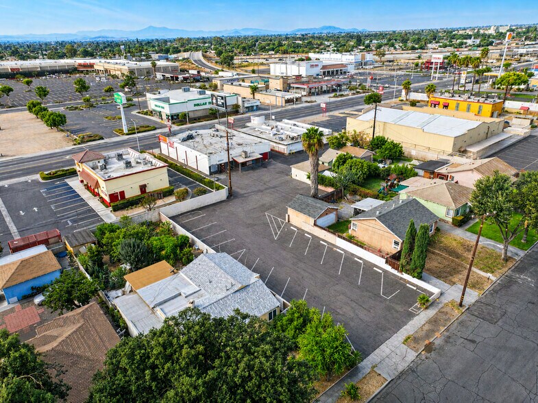 More Photos Of 1040 W Highland Ave, San Bernardino Bar For Sale