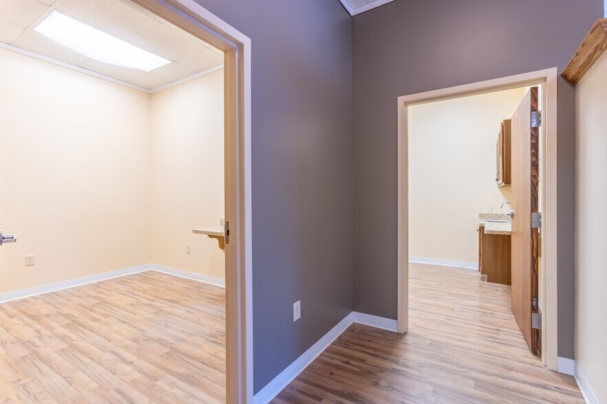 More Photos Of 100 Ridgeview Dr, Smithfield Storefront For Sale