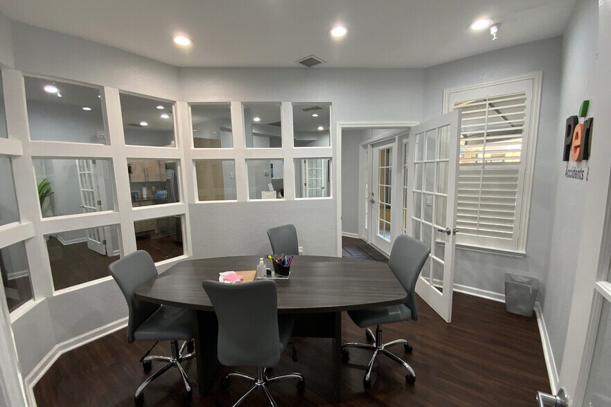 More Photos Of 860 N Orange Ave, Orlando Apartments For Sale