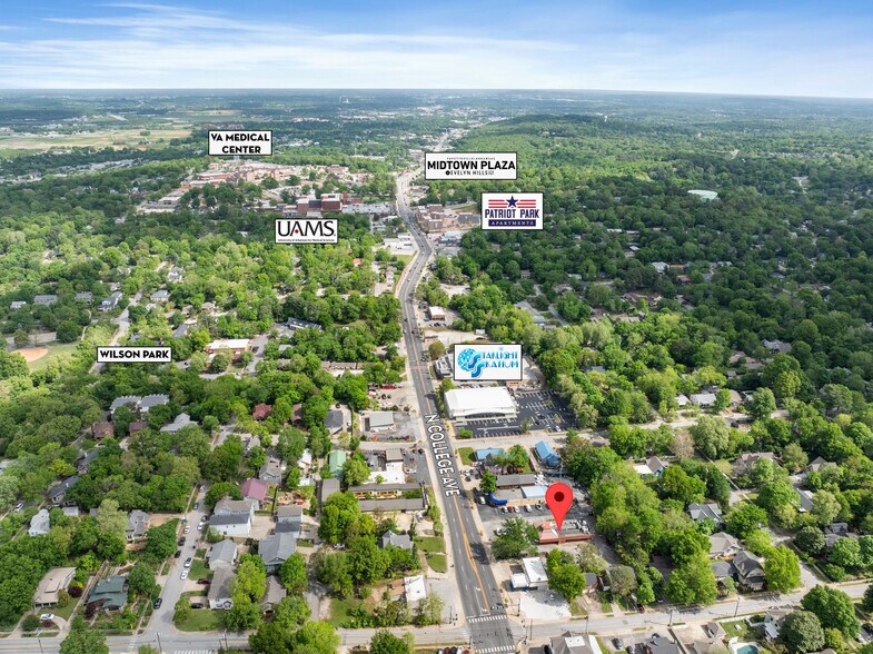 More Photos Of 514 N College Ave, Fayetteville Restaurant For Sale