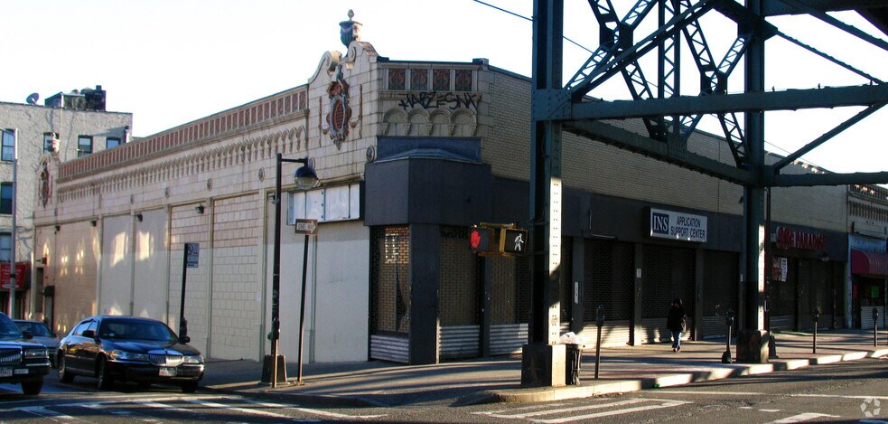More Photos Of 6327 Roosevelt Ave, Woodside Storefront Retail Residential For Lease