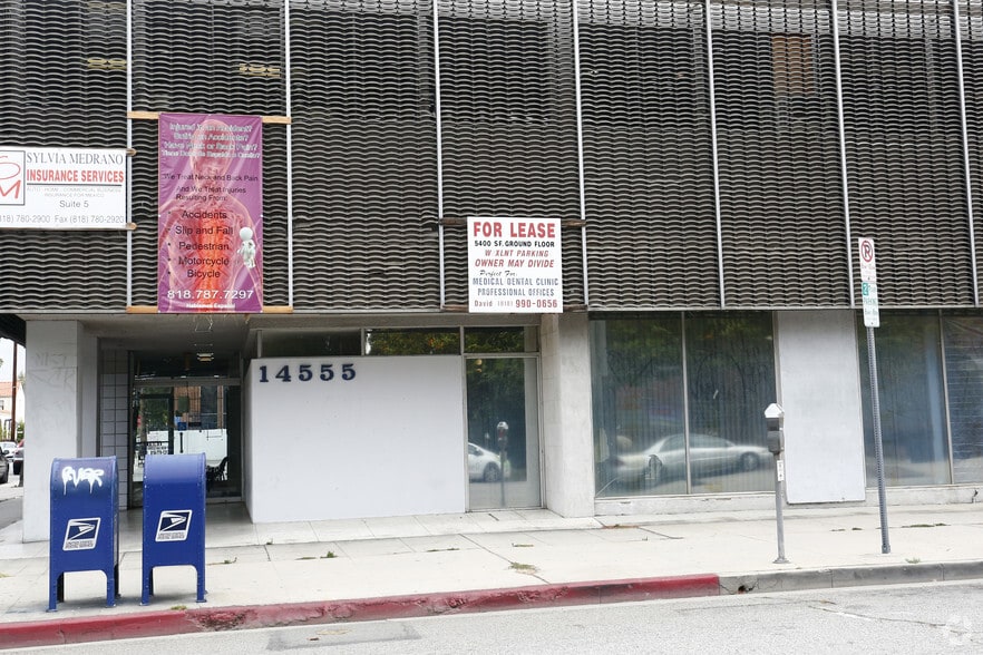 More Photos Of 14551-14555 Hamlin St, Van Nuys Medical For Sale