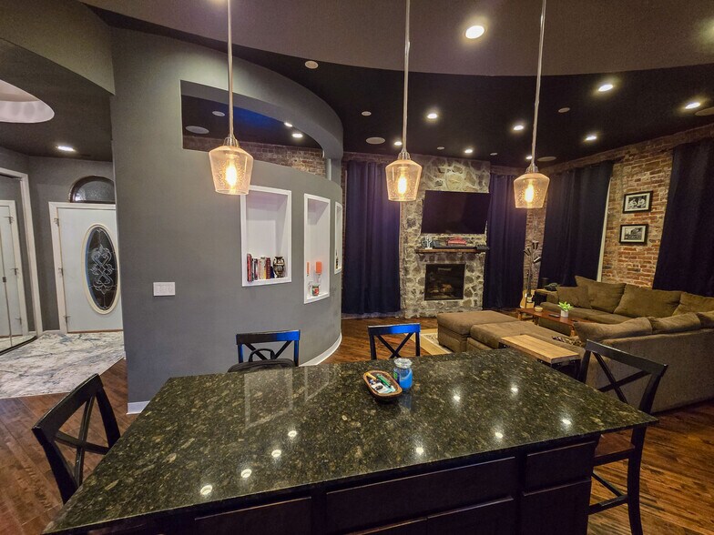 More Photos Of 410 Court St, Vienna Storefront Retail Residential For Sale