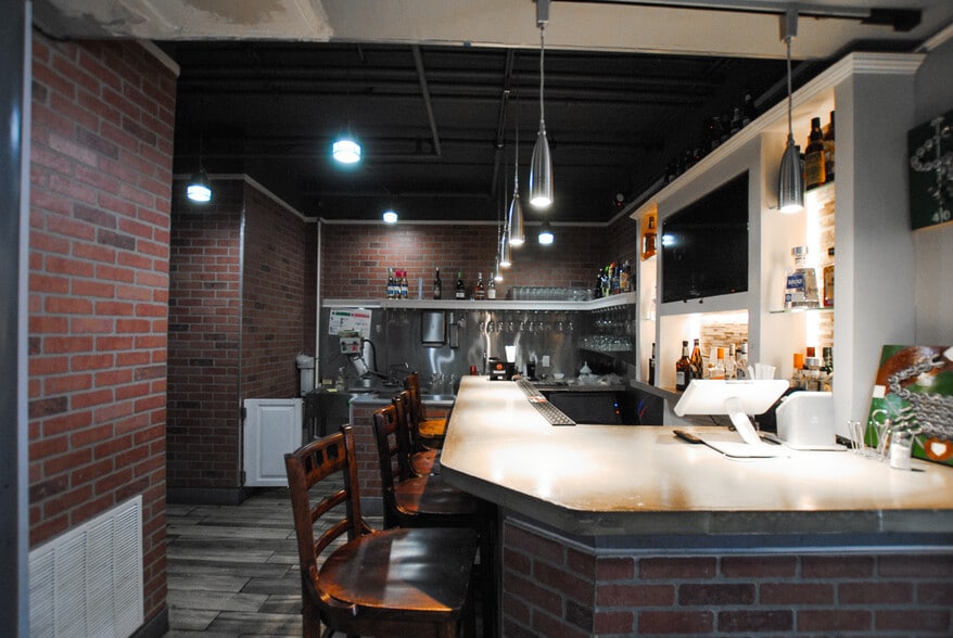 More Photos Of 1708 Fleet St, Baltimore Storefront Retail Residential For Lease