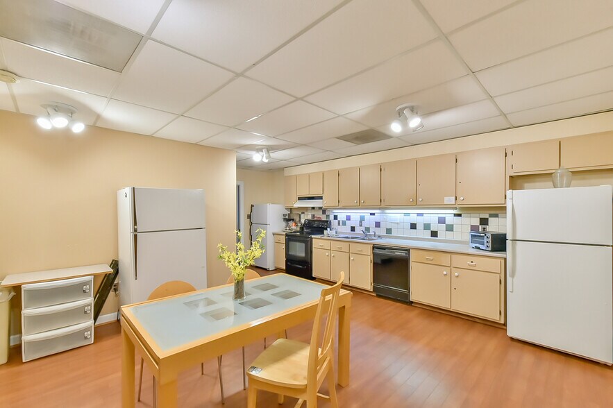 More Photos Of 300 Silver Cedar Ct, Chapel Hill Medical For Sale