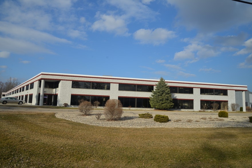 More Photos Of 1343 E Wisconsin Ave, Pewaukee Light Distribution For Lease