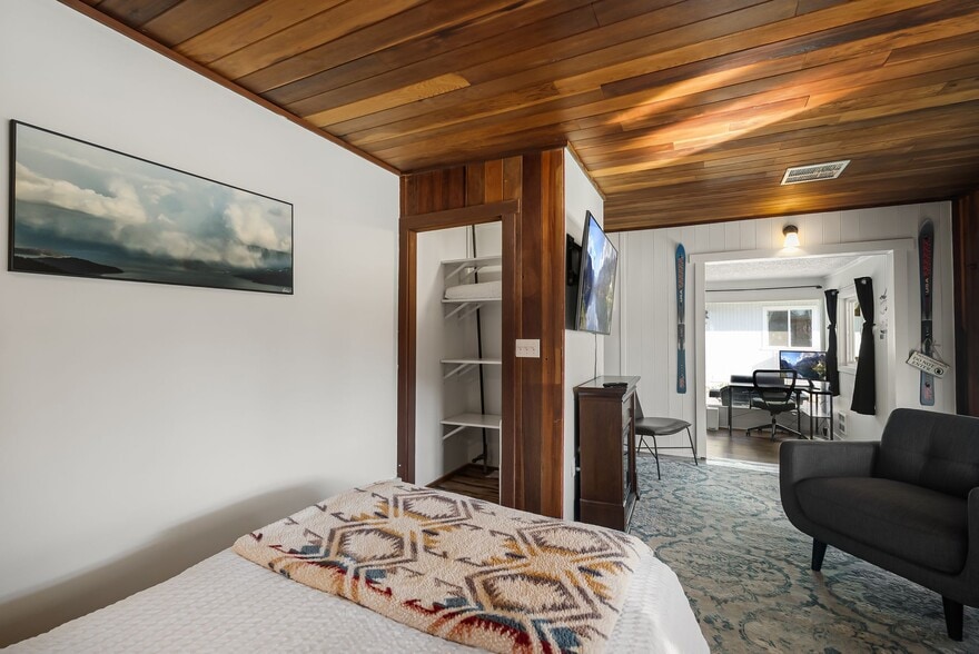 More Photos Of 501 N 4th Ave, Sandpoint Hotel For Sale