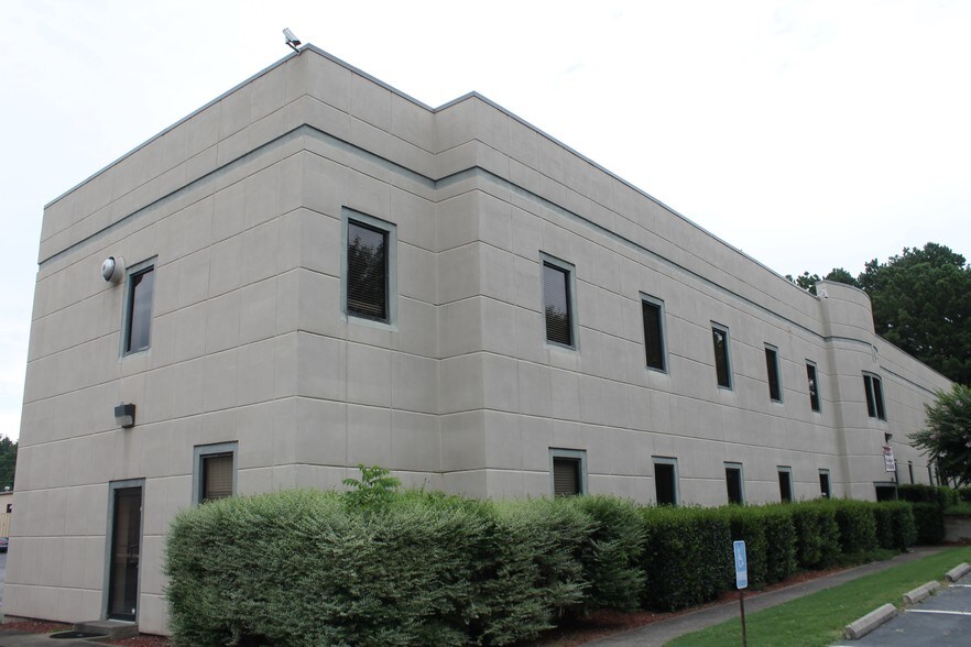 More Photos Of 1350 Tidwell Dr, Alpharetta Office For Lease