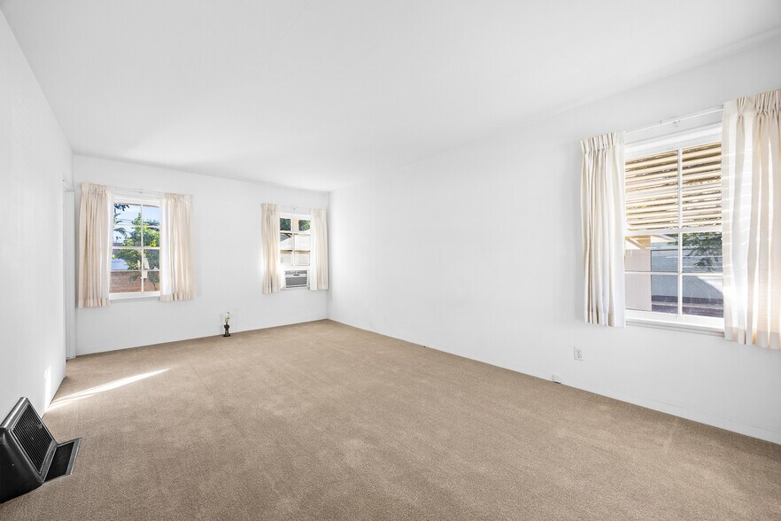 More Photos Of 1047 N San Gabriel Ave, Azusa Apartments For Sale