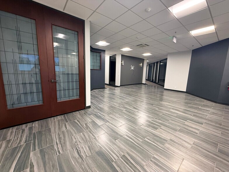 More Photos Of 1330 N Dutton Ave, Santa Rosa Office For Sale