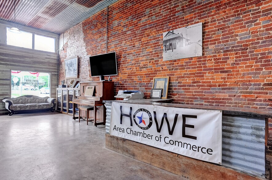 More Photos Of 101 Haning, Howe Storefront For Sale