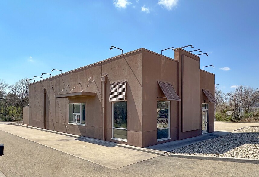 Primary Photo Of 375 E High St, Potosi Fast Food For Lease
