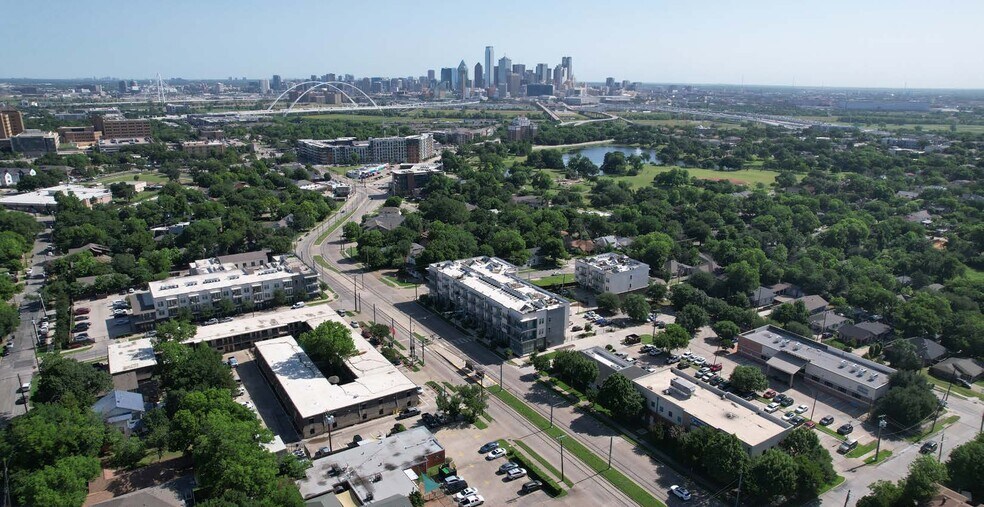 More Photos Of 820 N Zang Blvd, Dallas Medical For Lease