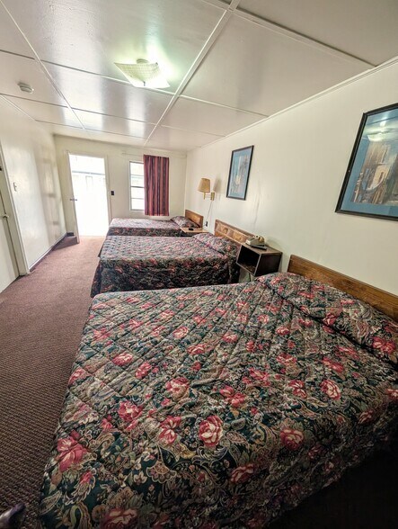 More Photos Of 1134 US Highway 80, Selma Hotel For Sale