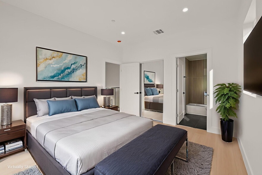 More Photos Of 913 N Hobart Blvd, Los Angeles Apartments For Sale