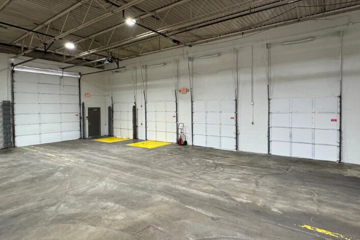 More Photos Of 34150 Industrial Rd, Livonia Warehouse For Lease