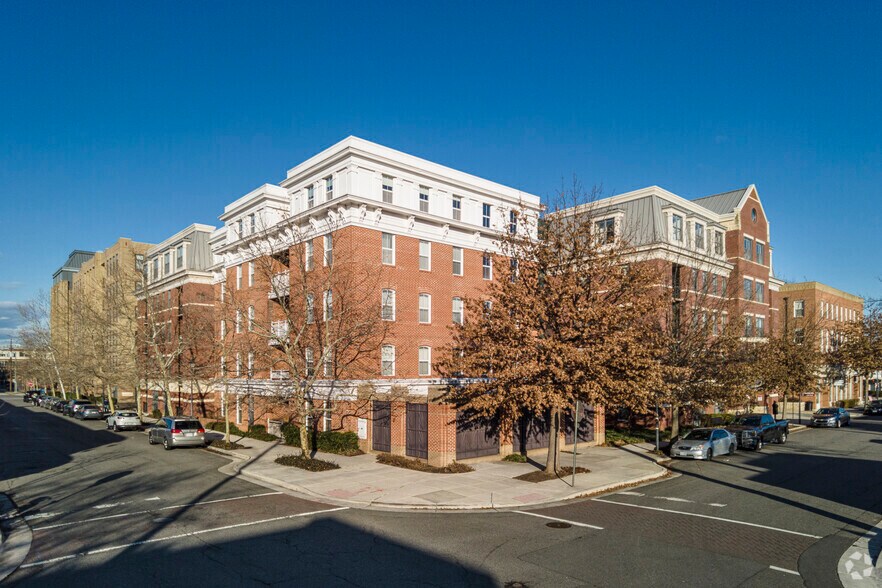 More Photos Of 525 N Fayette St, Alexandria Apartments For Lease