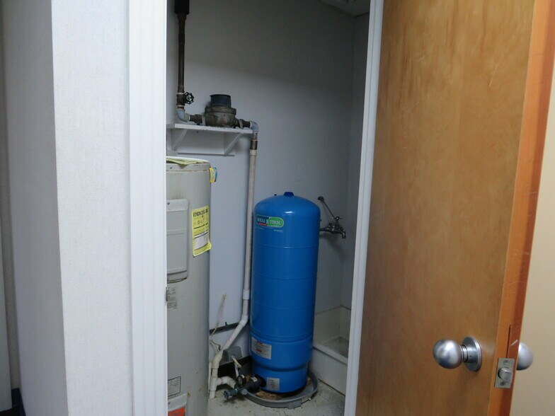 More Photos Of 9506 Hospital Ave, Nassawadox Medical For Sale