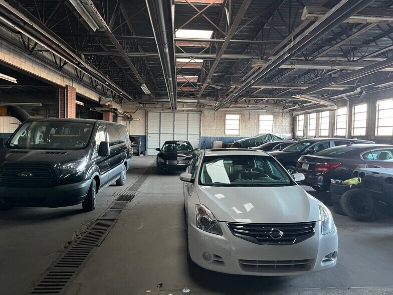 More Photos Of 12827 Frankstown Rd, Pittsburgh Auto Dealership For Lease