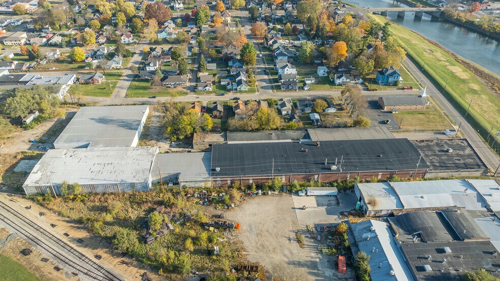 More Photos Of 413 Oxford Rd, Franklin Manufacturing For Sale