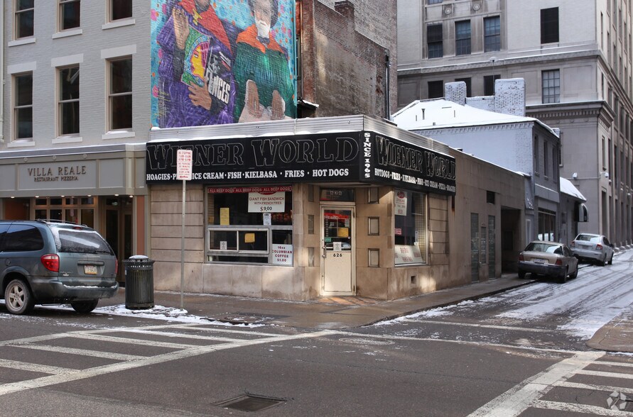 Primary Photo Of 626 Smithfield St, Pittsburgh Storefront For Lease