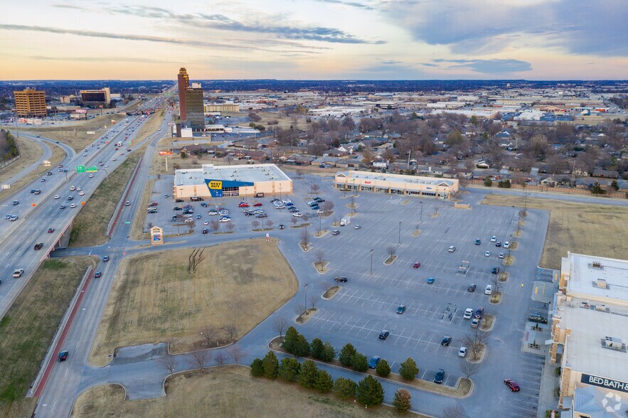 More Photos Of 5302-5636 E Skelly Dr, Tulsa Unknown For Lease