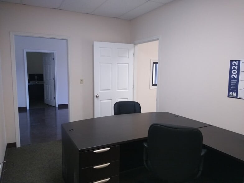 More Photos Of 1959 Saratoga Blvd, Corpus Christi Warehouse For Sale