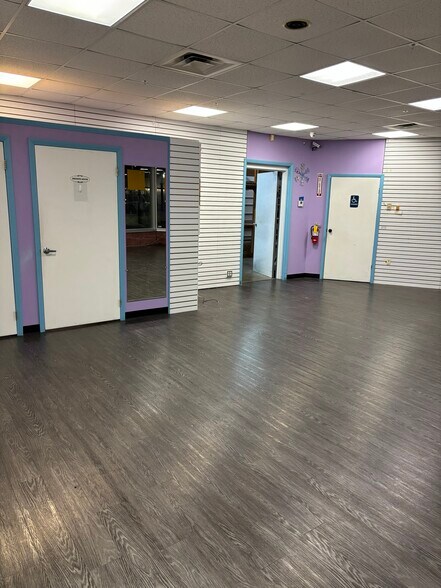 More Photos Of 2010 Eggert Rd, Buffalo Freestanding For Lease