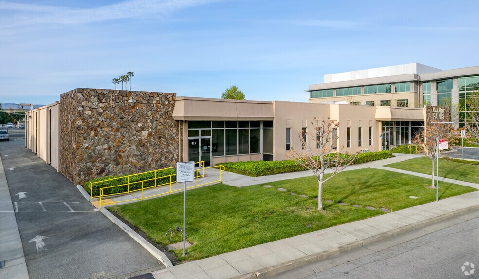 More Photos Of 411-415 Fairchild Dr, Mountain View Warehouse For Lease