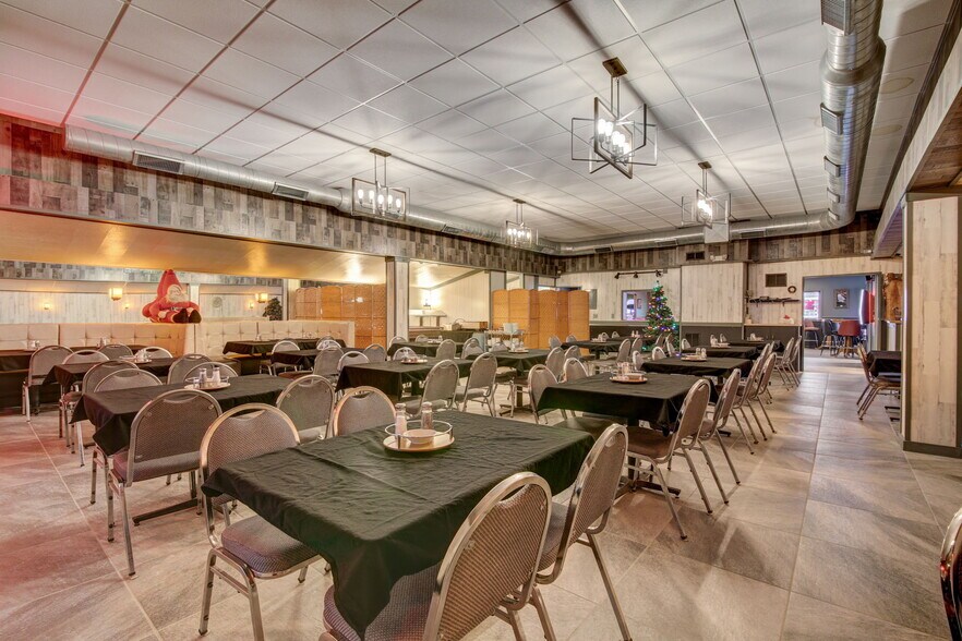 More Photos Of 617 E North St, Poynette Restaurant For Sale