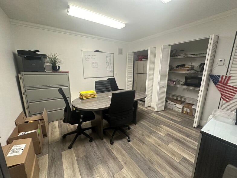 More Photos Of 3325 NW 36th St, Miami Auto Repair For Sale