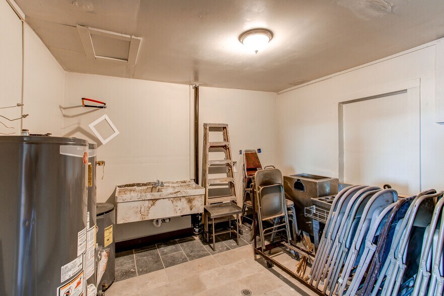 More Photos Of 618 1st Ave, Deer Trail Restaurant For Sale