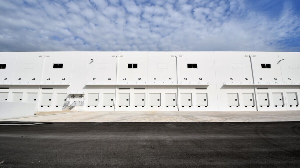 More Photos Of 3500 SW 20th St, Pembroke Park Unknown For Lease