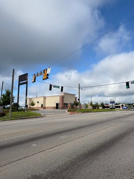More Photos Of 138 Commerce Ave, Lagrange Fast Food For Sale