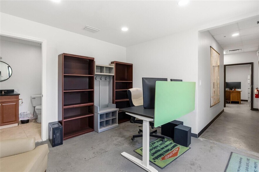More Photos Of 15617 Old US Highway 441, Tavares Warehouse For Lease