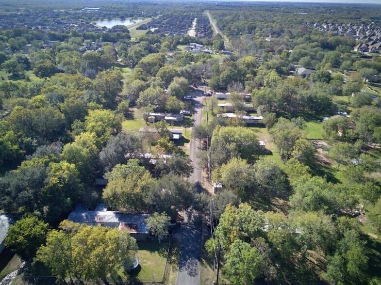 More Photos Of 2106 County Road 58, Rosharon Manufactured Housing Mobile Home Park For Sale