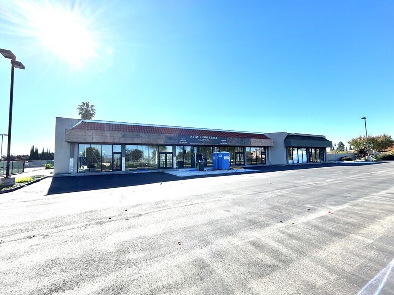 More Photos Of 11938-11940 South St, Artesia Unknown For Lease