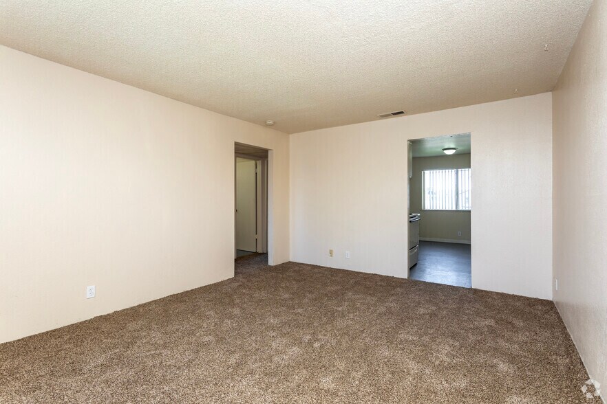 More Photos Of 1905 E Pontiac Way, Fresno Apartments For Sale