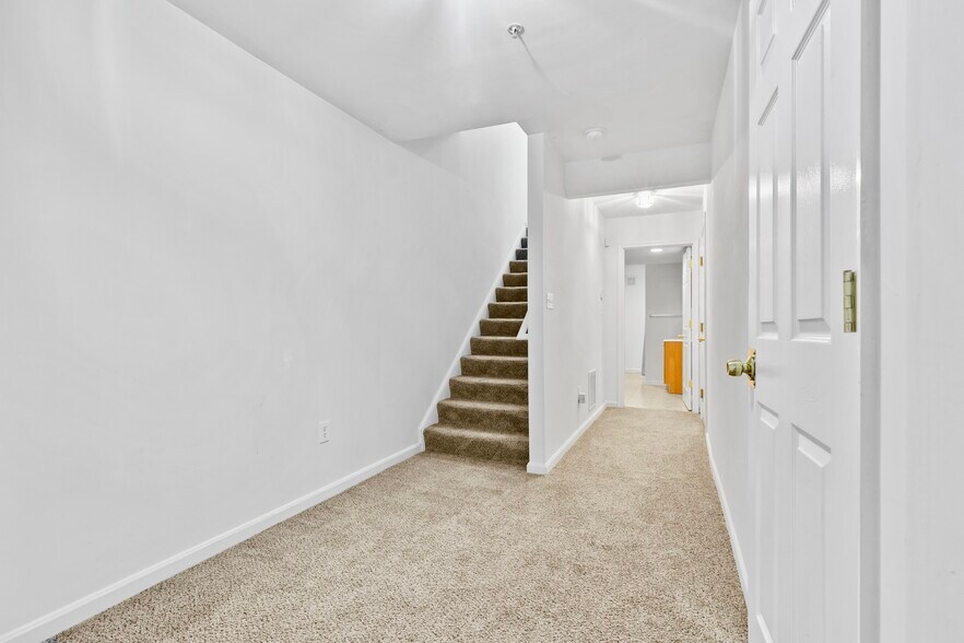 More Photos Of 437-445 Kenneth Sq, Baltimore Multifamily For Sale