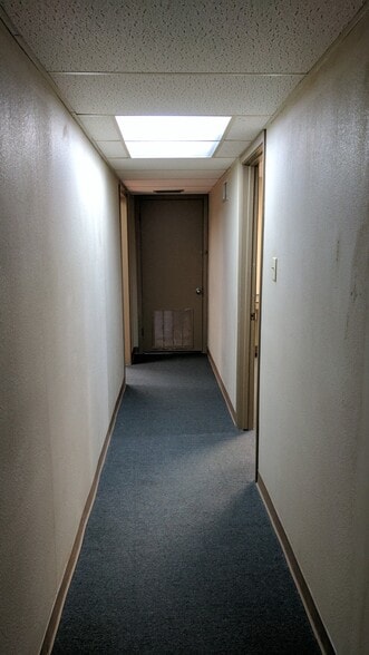 More Photos Of 2580 N 11th St, Beaumont Office For Lease