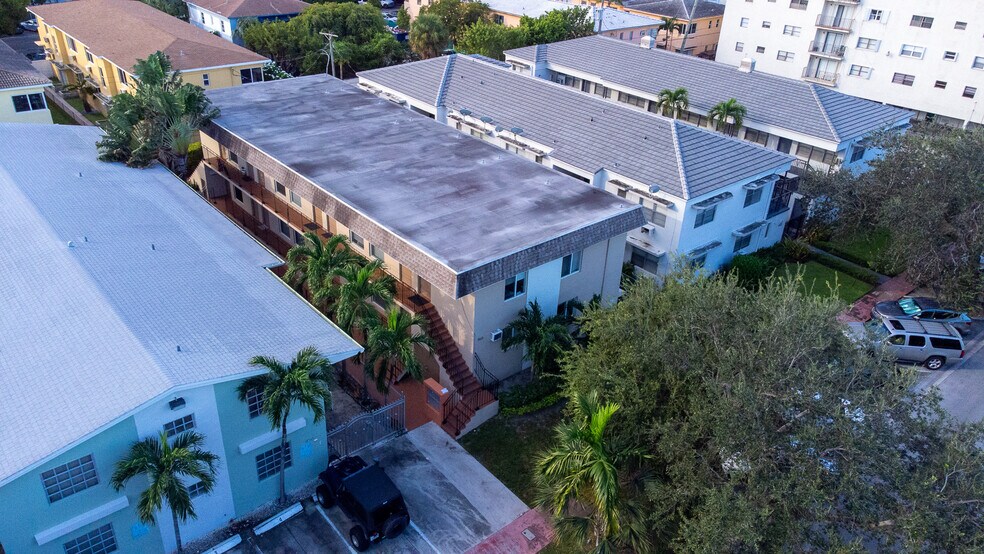 More Photos Of 960 Biarritz Dr, Miami Beach Apartments For Sale