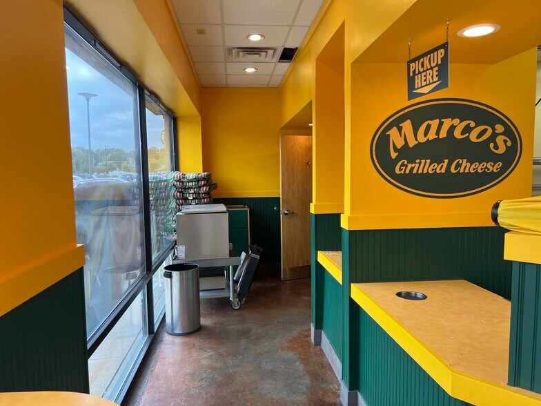 More Photos Of 1621 S 1st Ave, Iowa City Fast Food For Lease