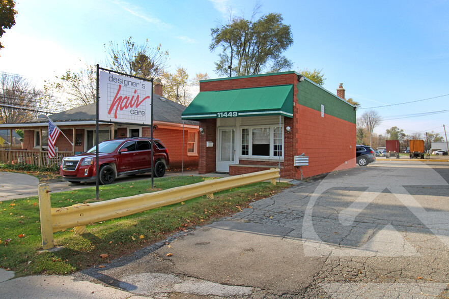 Primary Photo Of 11449 Harrison St, Livonia Freestanding For Sale