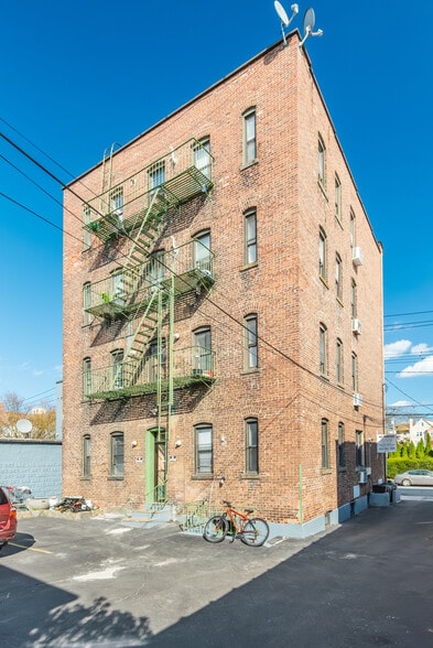 More Photos Of 536-542 N High St, Mount Vernon Apartments For Sale