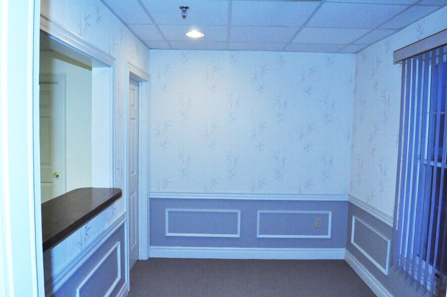 More Photos Of 285 Littleton Rd, Westford Office Residential For Sale